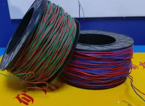 利津放炮线的主要材质有哪些？不同材质的适用场景有何区别？